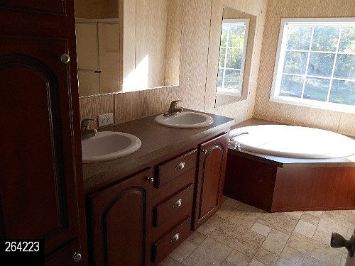 4th image of 1366 E Amberjack Dr