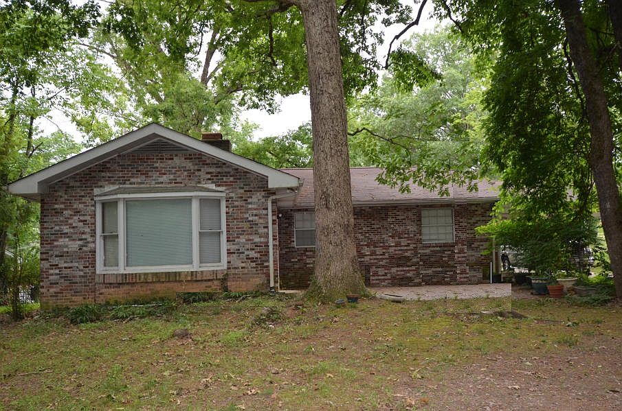 2nd image of 107 Marion Rd