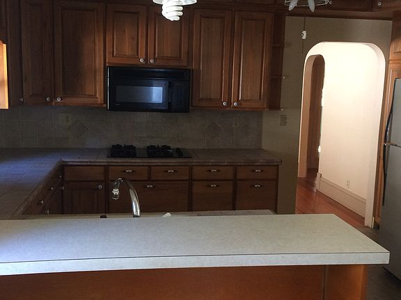 3rd image of 126 S Garfield Ave #B