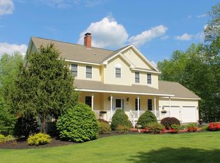 12 Wamsutta Ridge Rd, Charlton, MA 01507