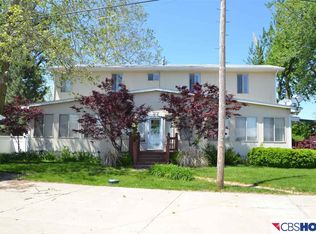 2342 E Lake Dr, Union, NE 68455