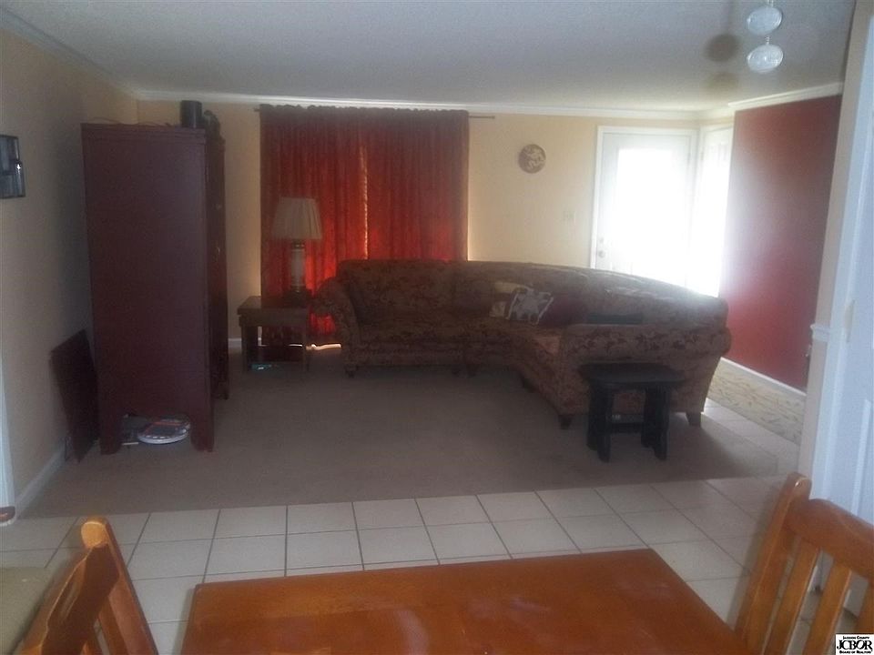 1st image of 105 Arthur Dr