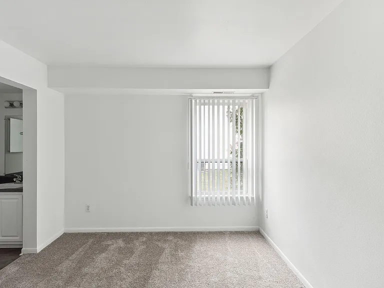 Kimberly Club Apartments — Photo 24