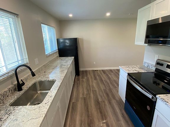 5th image of 1654 Wiard Blvd