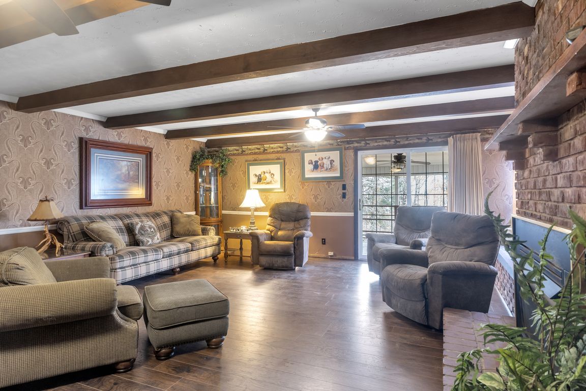 next background image