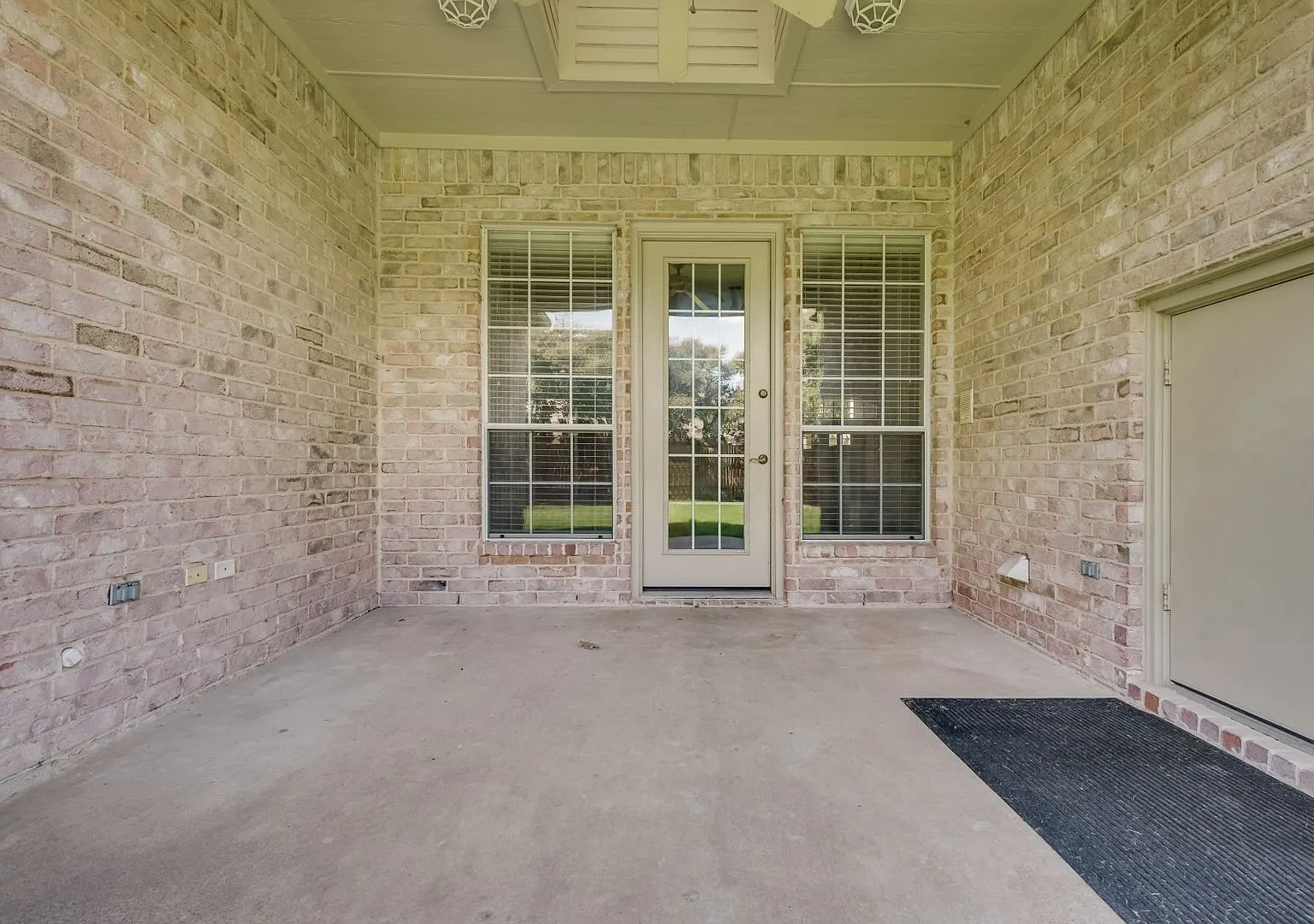 Beautiful home in Heath over 3100 sqft!! — Photo 3
