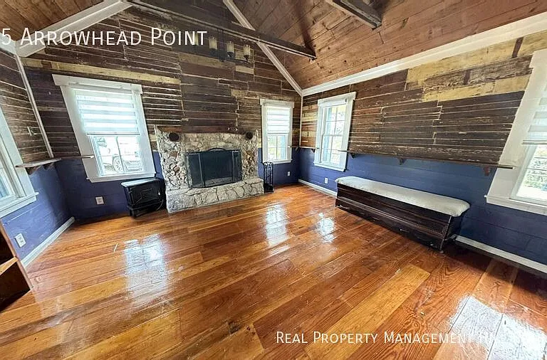 555 Arrowhead Point — Photo 7