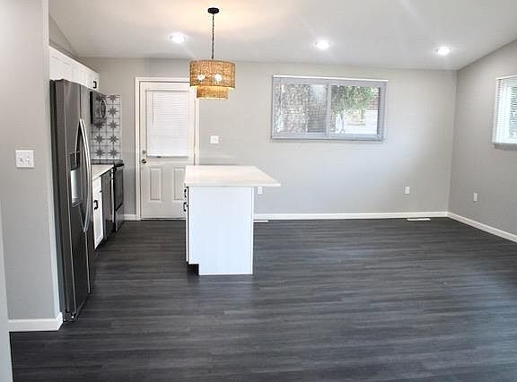 5th image of 619 Brotherton Ln
