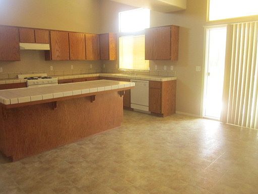 5th image of 2744 N Sallee Ct