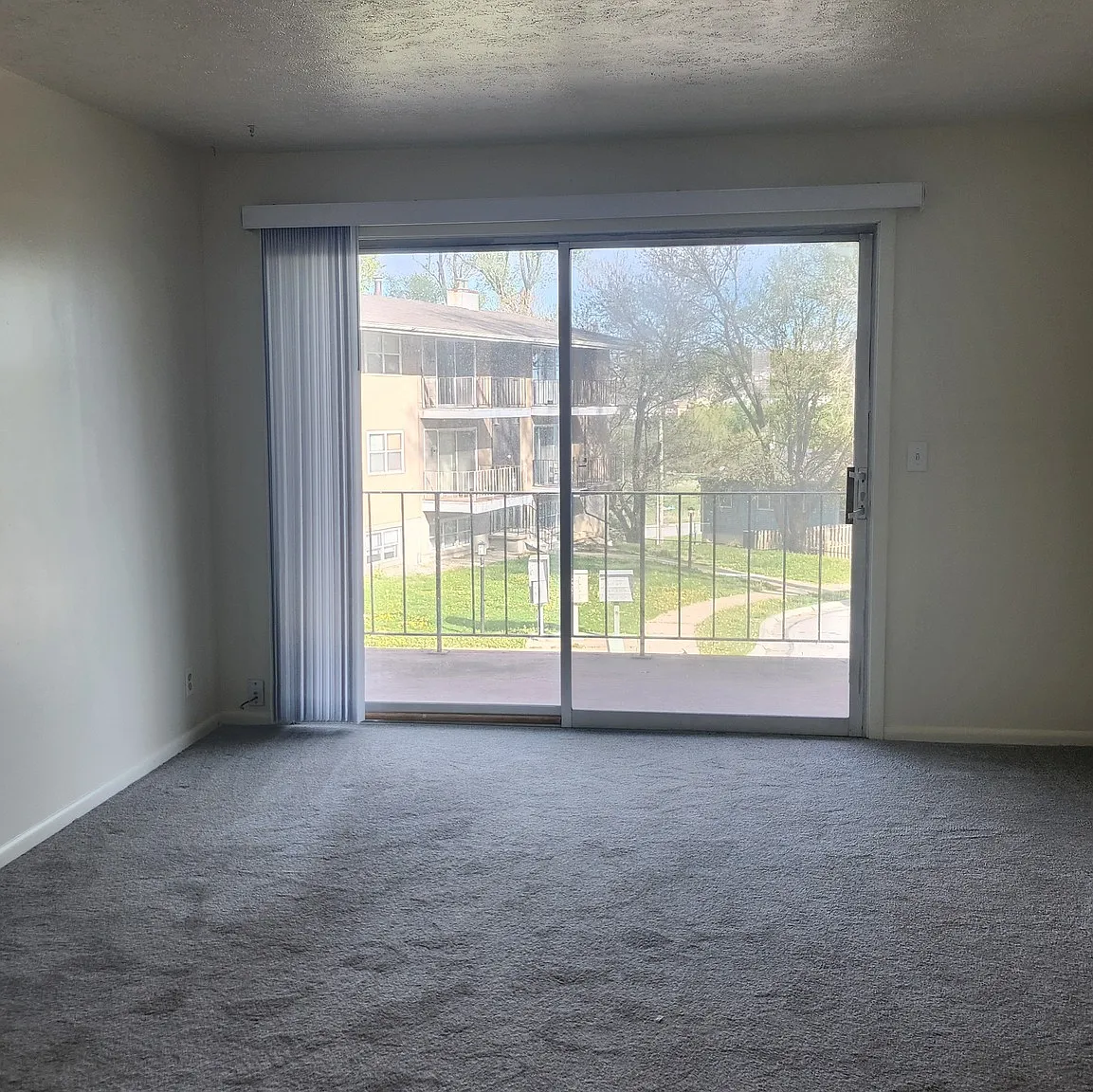 2 bed, $875 — Photo 2