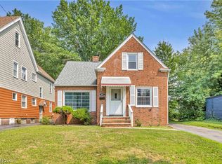 900 Eloise Dr, Cleveland Heights, OH 44112