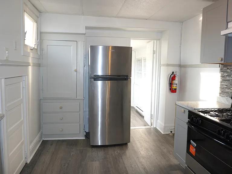 150 S 12th St #3 — Photo 5