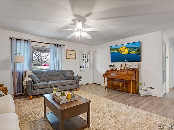 4th image of 605 W Haven Dr