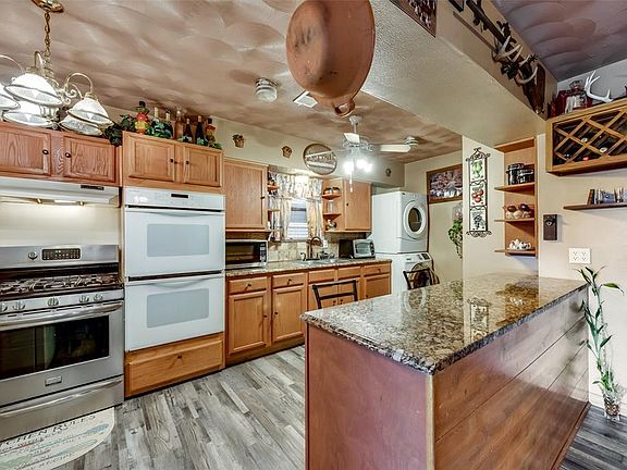 4th image of 1828 Fairfax Ln