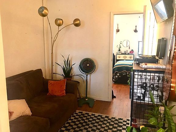 4th image of 290 Harman St #2LA