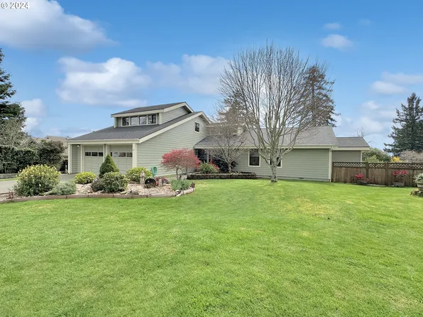 917 Helen Ln, Brookings, OR 97415