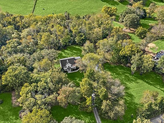 5th image of 37009 Philomont Rd