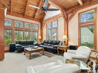 9 Obtuse Rocks Rd, Brookfield, CT 06804
