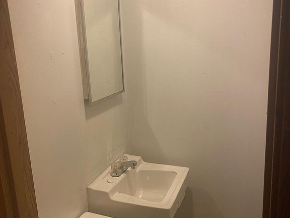 1/2 bath