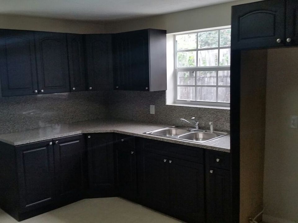 2nd image of 691 SE 3rd Pl