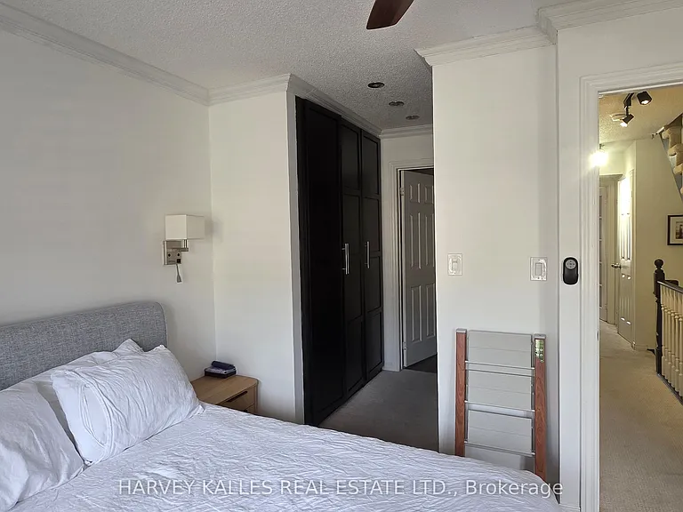 208 Niagara St #68 — Photo 2