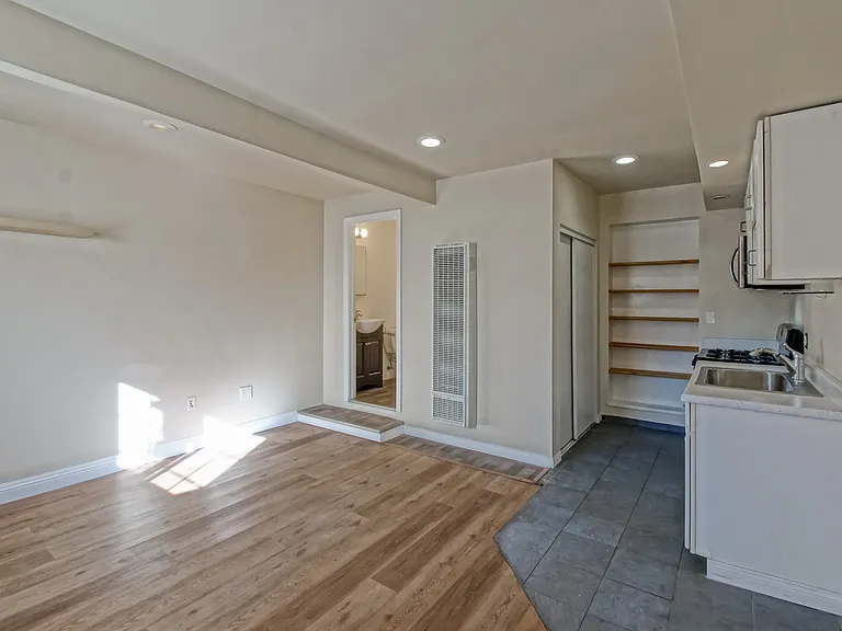 4541 W 172nd St #2 — Photo 22