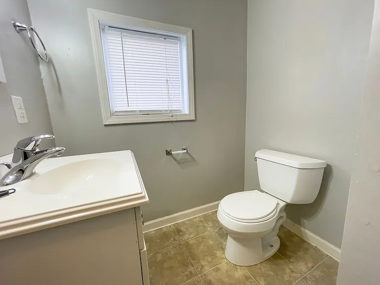 118 N Martin St — Photo 9