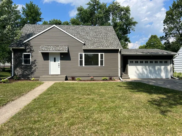 103 S California Ave, Morris, MN 56267