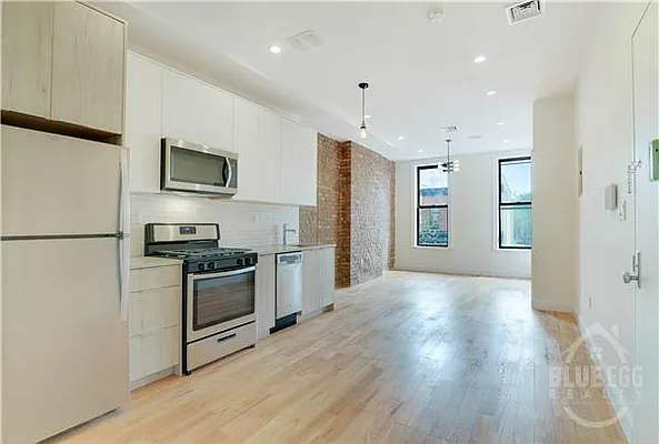 Rented by Blue Egg Realty Corp | media 17