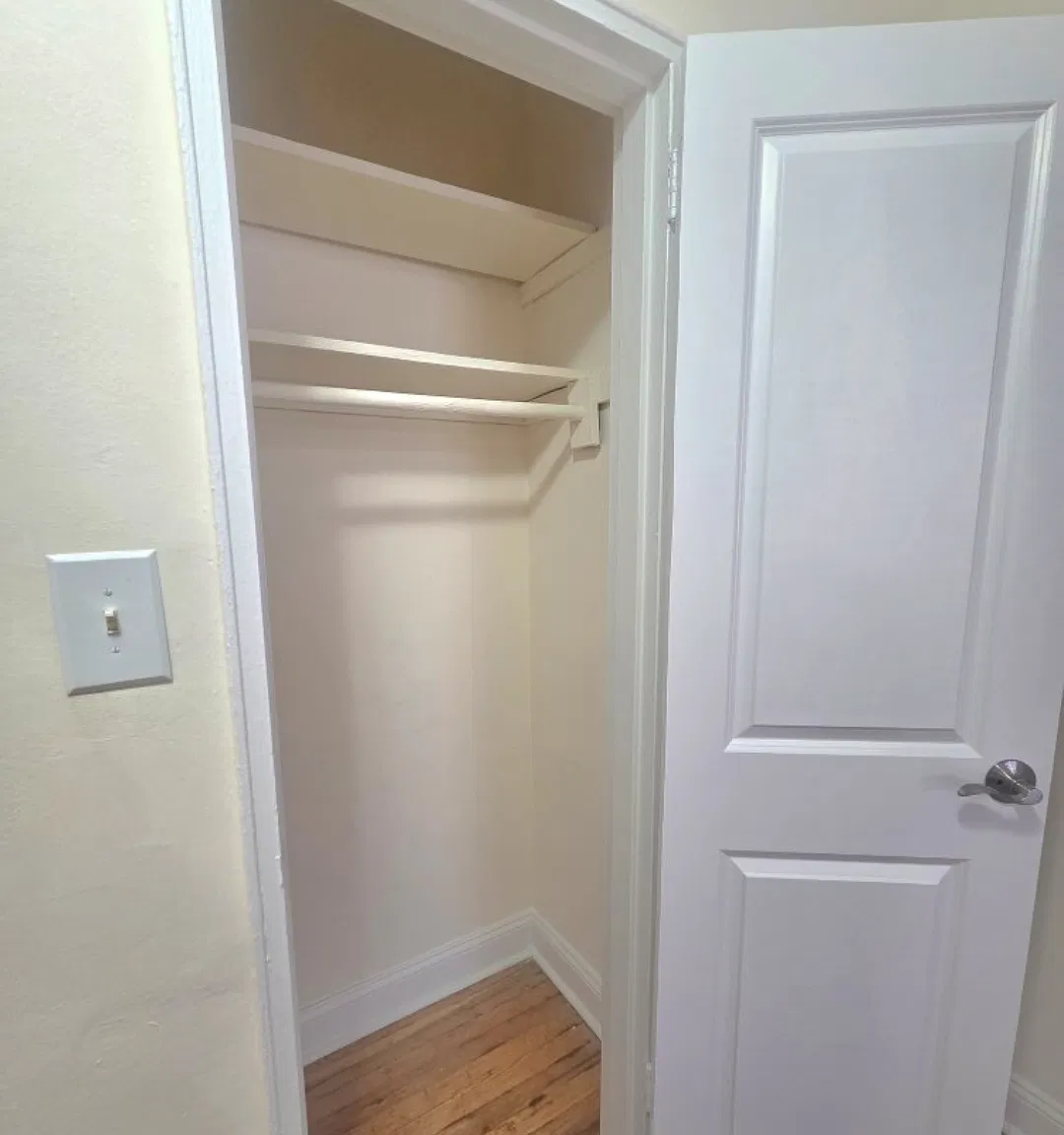 1 bed, 825 sqft, $2,297 — Photo 3