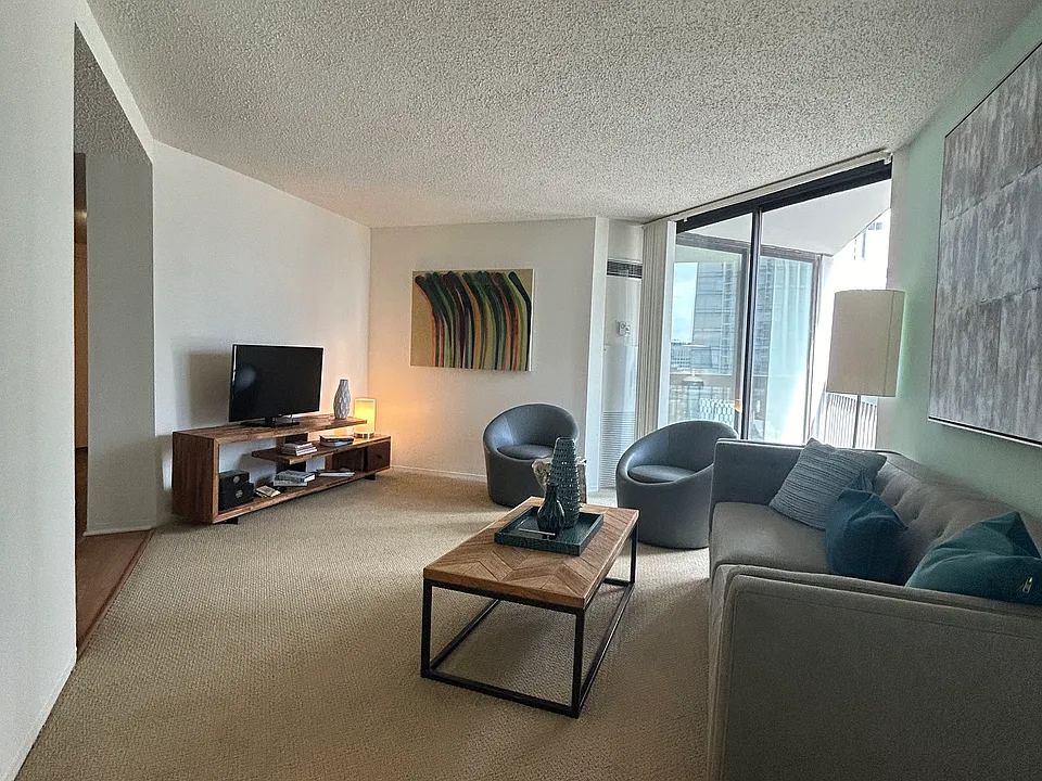 800 N Dearborn St #2310