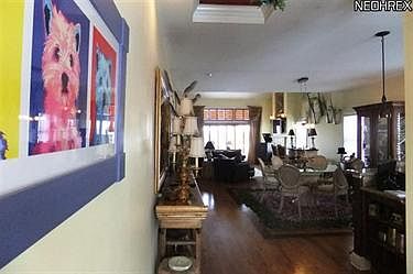 2nd image of 10 Somerset Dr