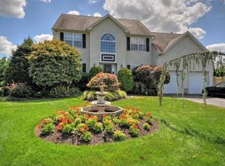 3 Robert Ct, Monroe, NJ 08831