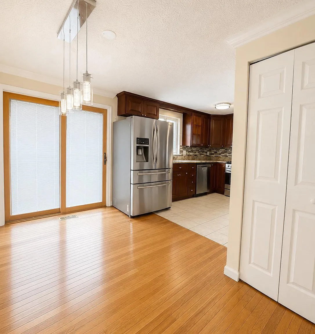 4 bed, 3.0 bath, 1474 sqft, $2,799 — Photo 1