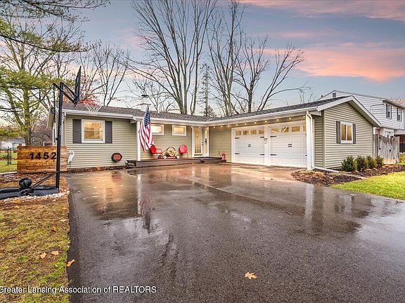 2nd image of 1452 Birchwood Dr