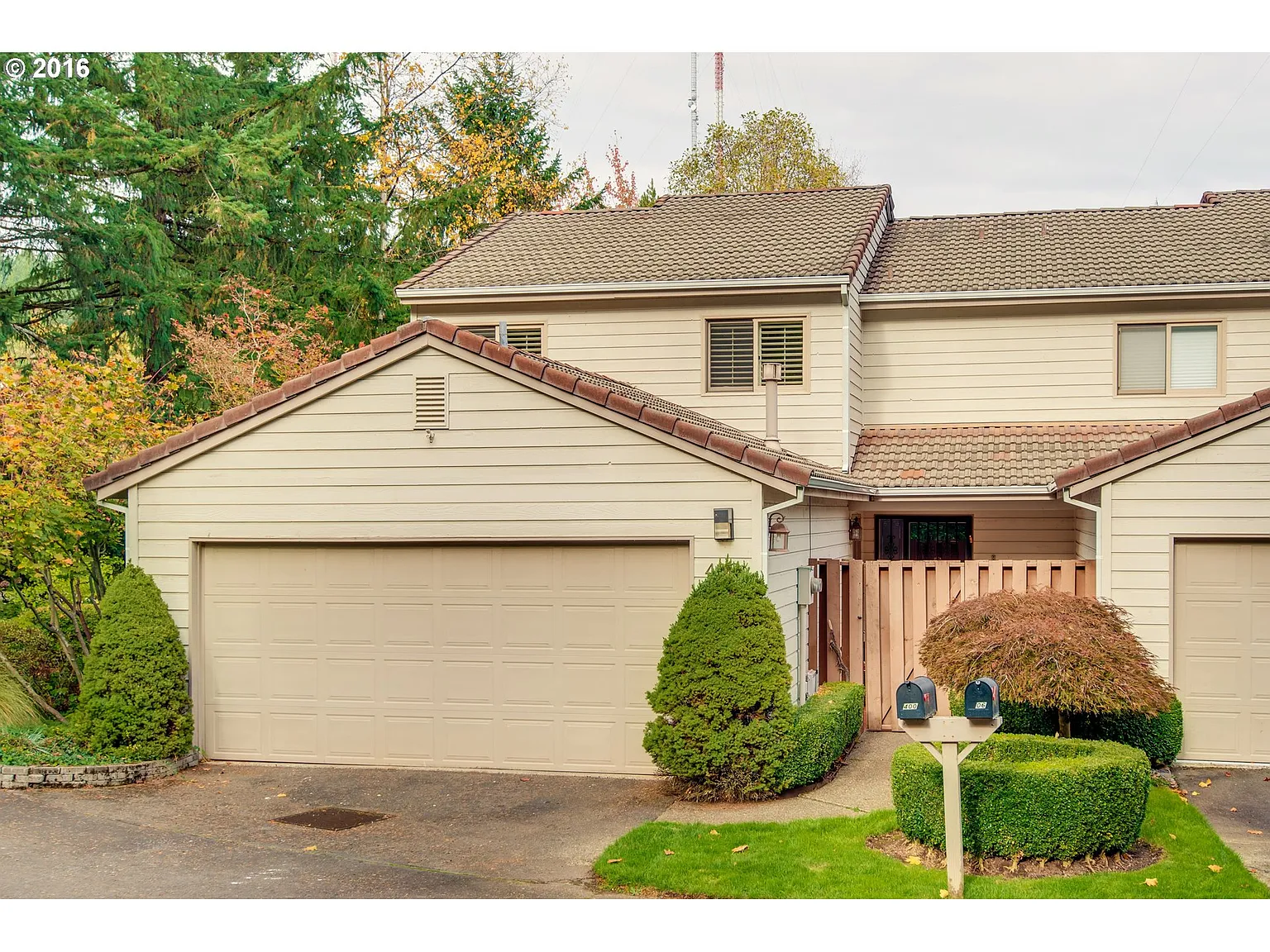 400 SW 70th Ter photo 1