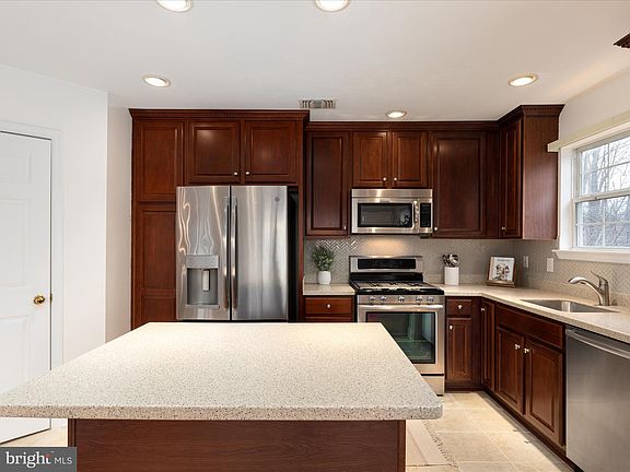 5th image of 12798 Fair Briar Ln
