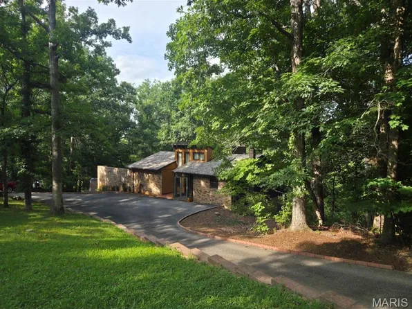 126 Hilltop Trl, Eureka, MO 63025