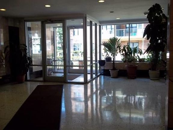 2nd image of 1130 Stadium Ave APT 3D