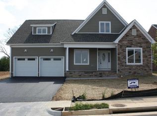 206 Stonewall Jackson Blvd, Syaunton, VA 24401