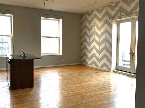 2nd image of 2402 W North Ave #59gcffs0x