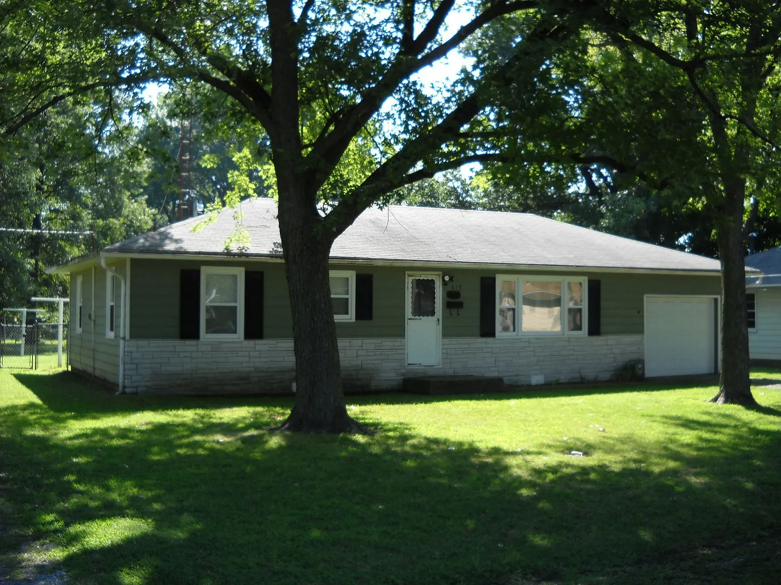 417 Delores St photo 1
