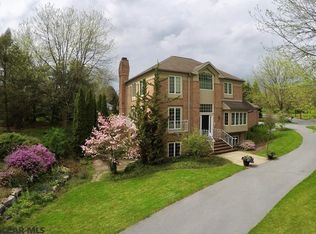 974 Greenbriar Dr, State College, PA 16801