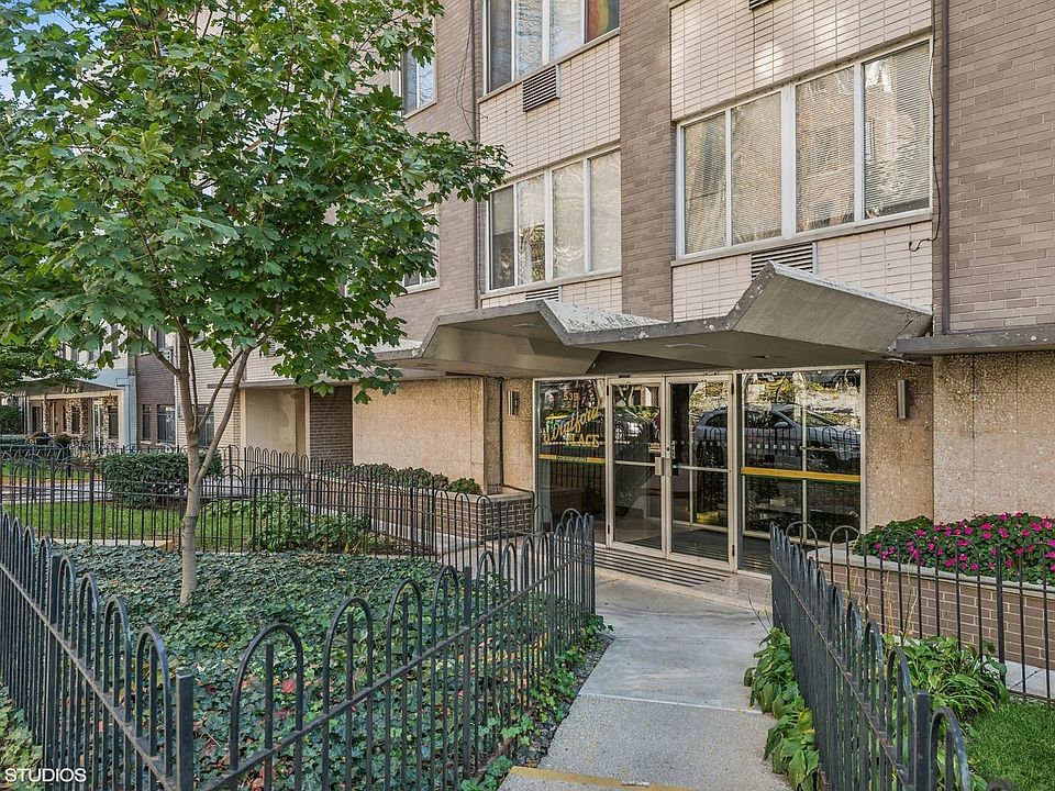 1st image of 539 W Stratford Pl APT 205