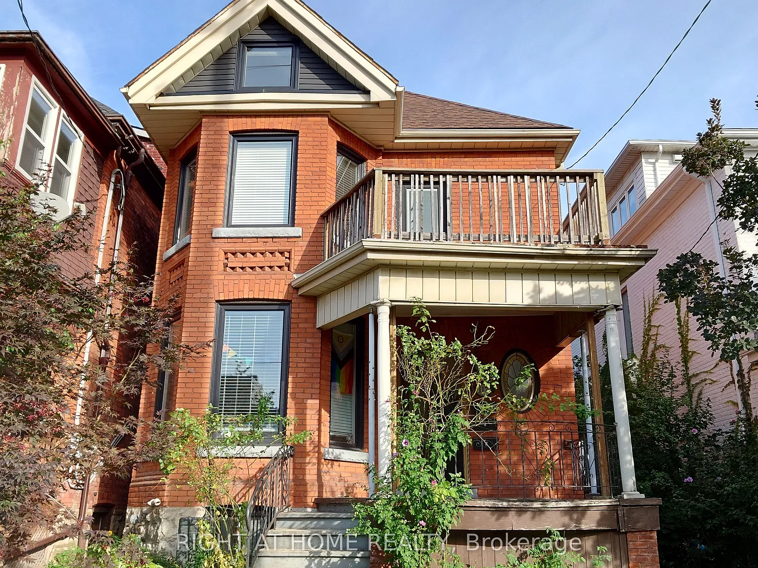 3 bed, $2,200 — Photo 1