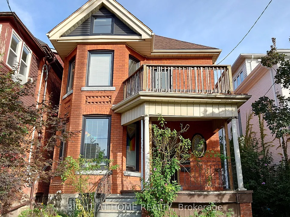 117 Wellington St S #UPPER