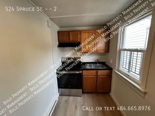 524 Spruce St APT 2, Lebanon, PA 17046