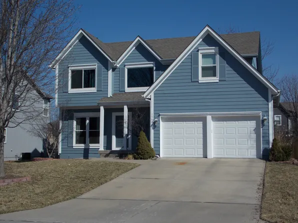 15441 S Bradley Dr, Olathe, KS 66062