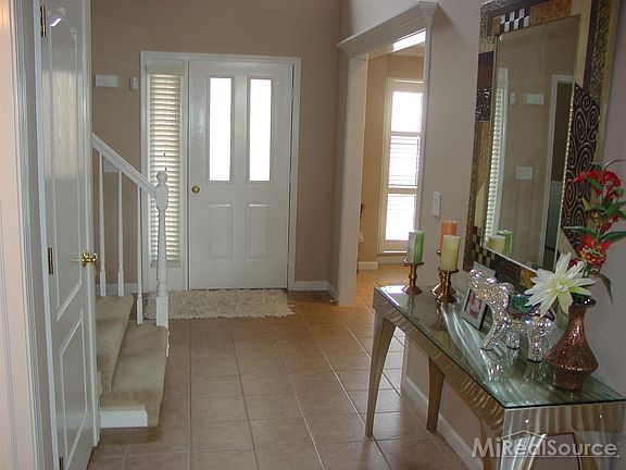 4th image of 46804 Emerald Creek Dr