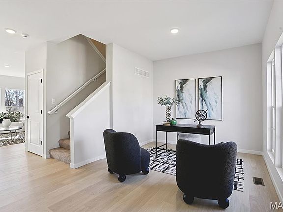 3rd image of 3220 Quervo Ln